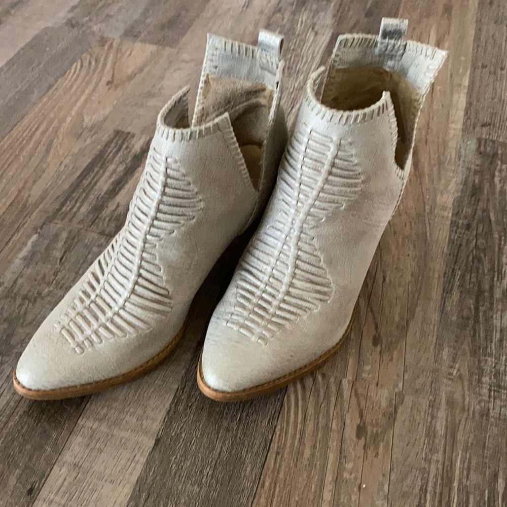 Ankle boots
